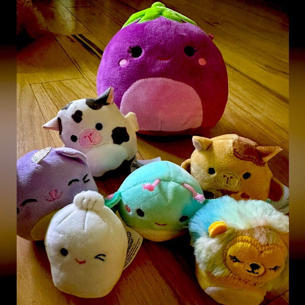 Lot of 7 Squishmallows including